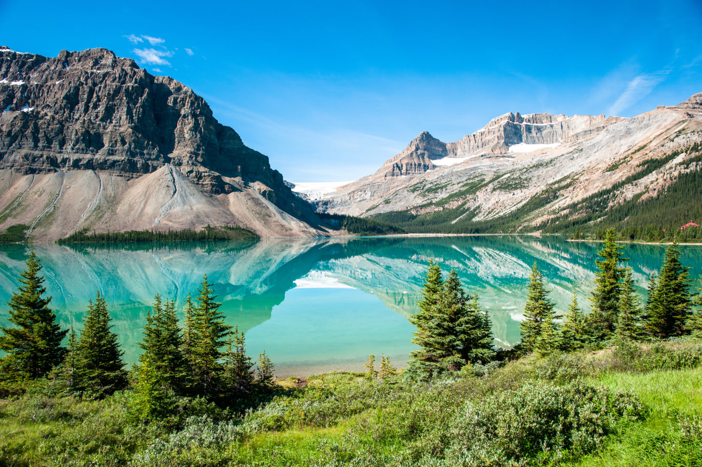 Canada Alberta-Bow-Lake-Panorama-at-the-Icefield-Parkway-in-Banff-National-Park